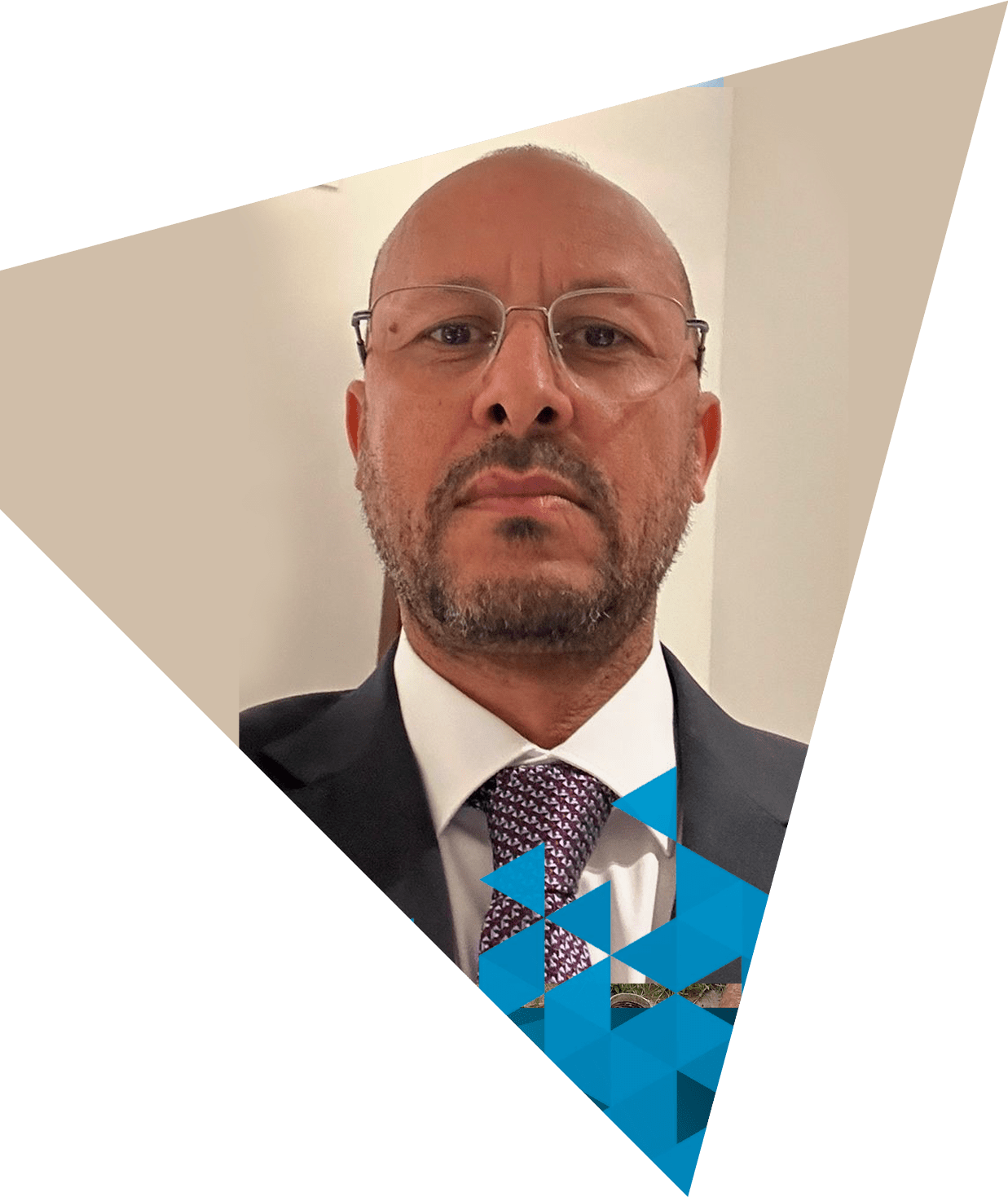 faycal-min https://v2.eds-international.net/wp-content/uploads/2025/10/faycal-min.png